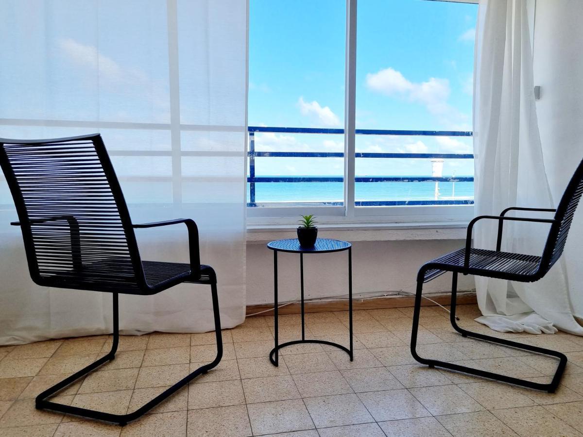 حيفا Shneider Apartments Sea ​​In The Window المظهر الخارجي الصورة